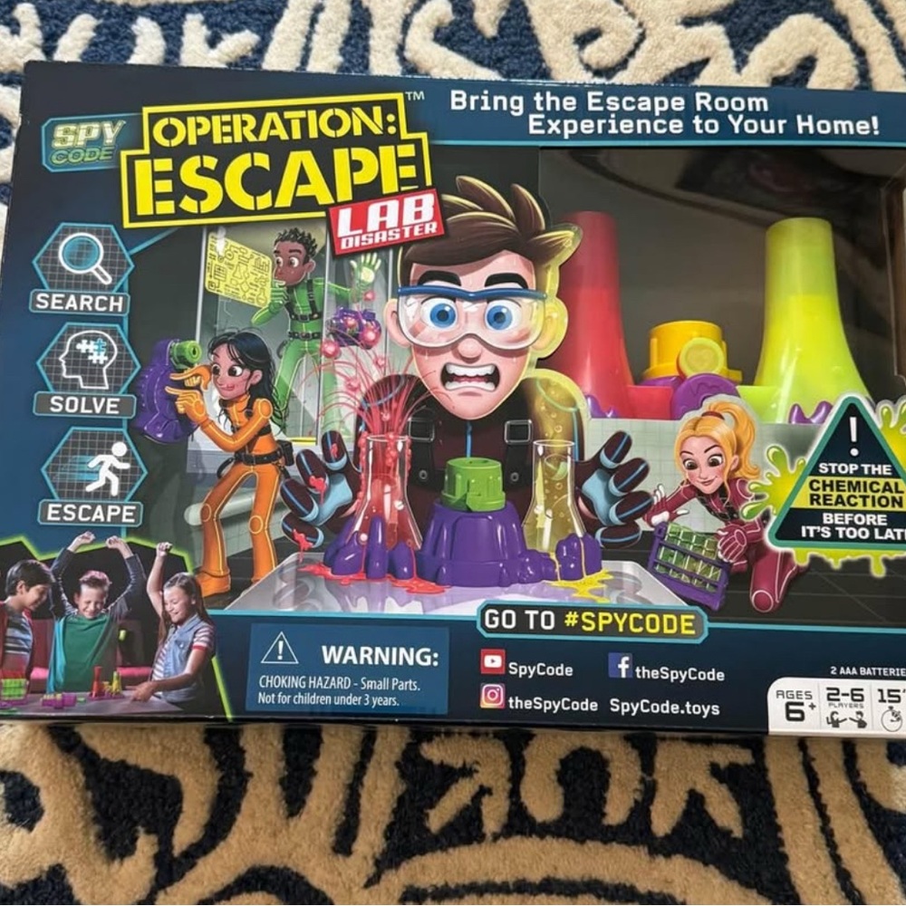 Operation: Escape Lab Disaster Game - Multicolor